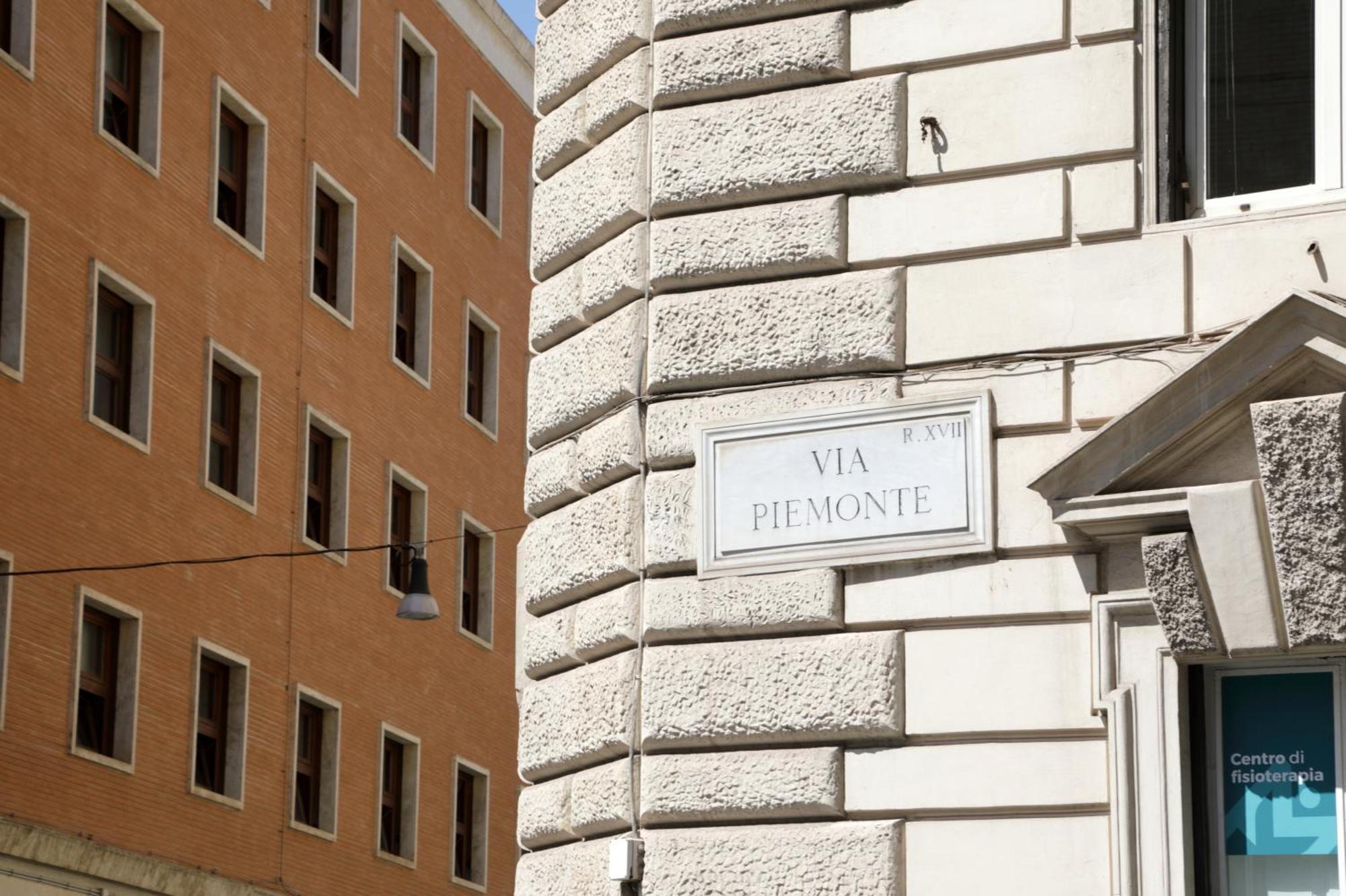 The Right Place 4U Piemonte Apartment Roma Esterno foto